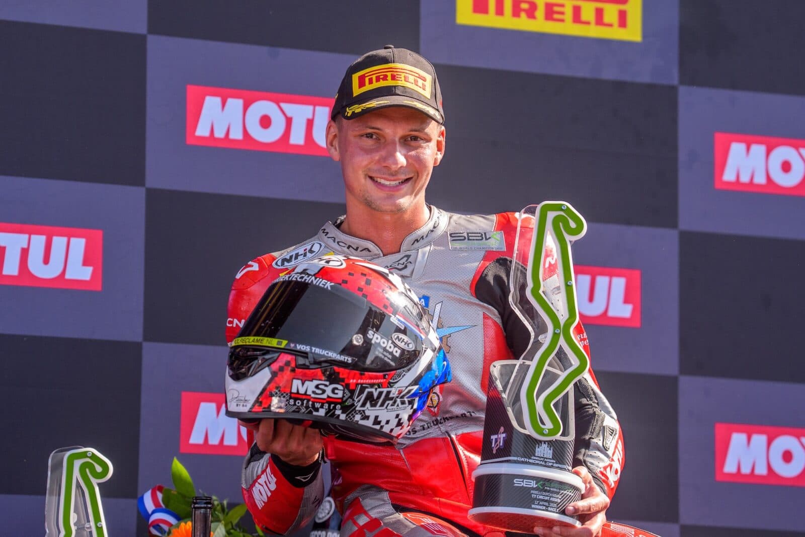 Bo Bendsneyder op het podium van de TT Assen