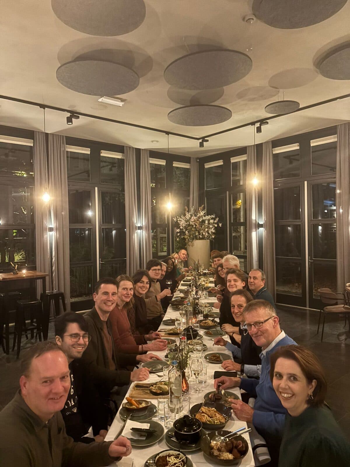 Teamdiner van MSG software met collega's en partners bij Brasserie Rembrandt